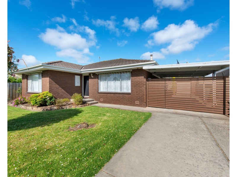 17 Weir Street, Sale VIC 3850