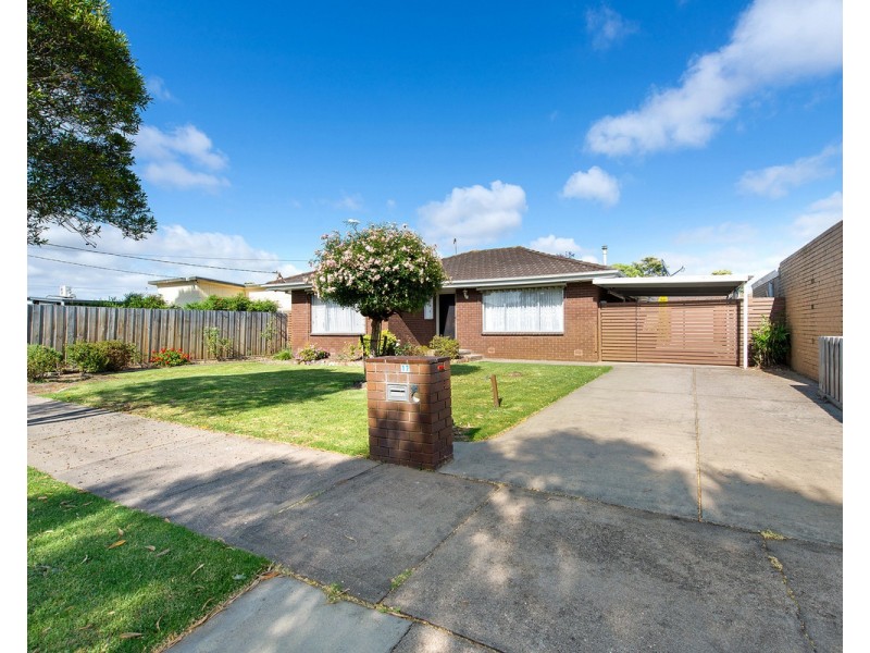 17 Weir Street, Sale VIC 3850