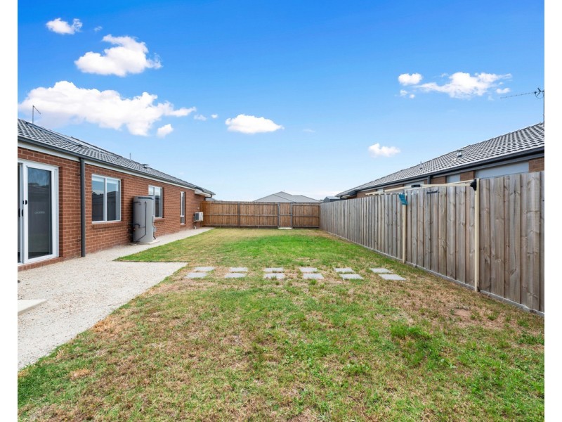 51 Peters Drive, Stratford VIC 3862