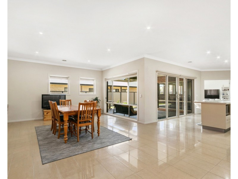 27 Marilyn Way, Sale VIC 3850