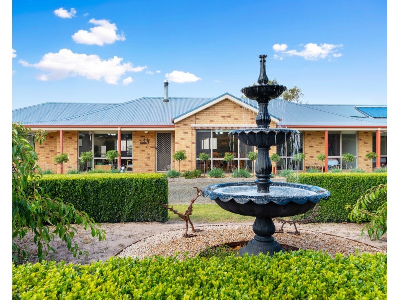 10 Galway Drive, Stratford VIC 3862