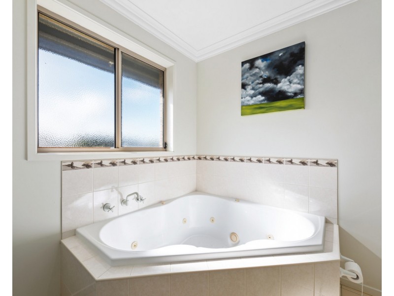 10 Galway Drive, Stratford VIC 3862