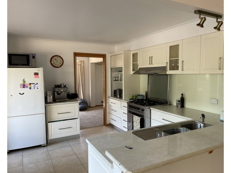 1 Southern Avenue, Sale VIC 3850