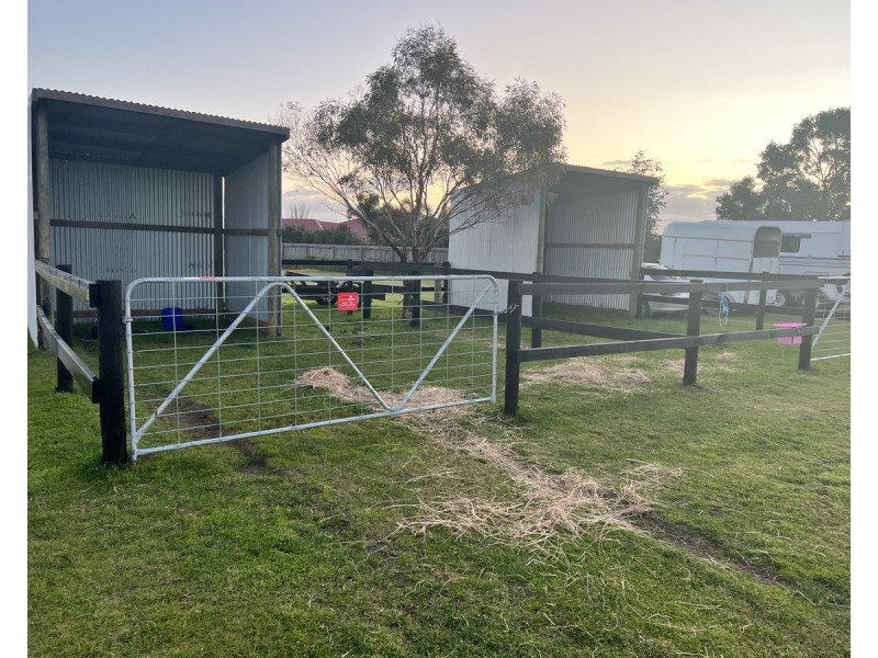 15 Josharc Court, Stratford VIC 3862