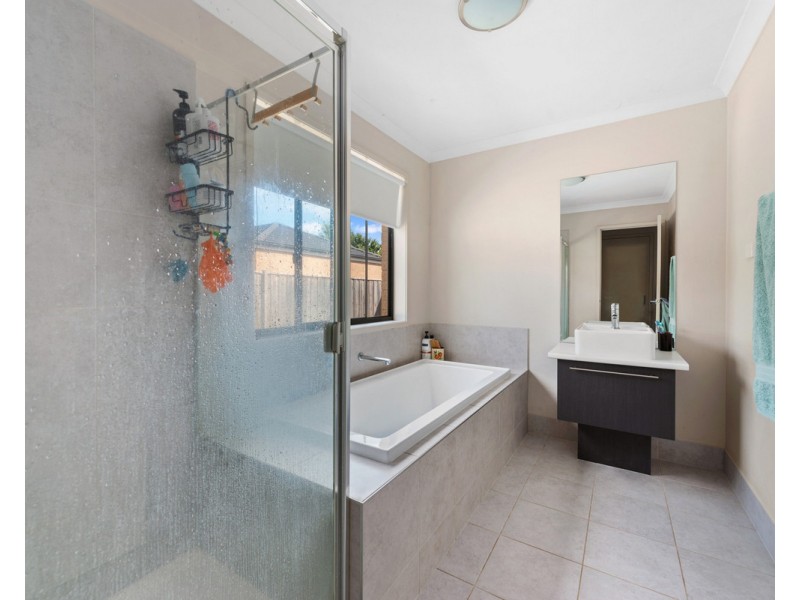 5 Ruthberg Drive, Sale VIC 3850