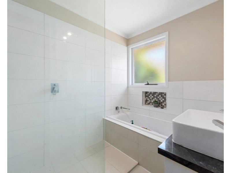 7 Alison Court, Sale VIC 3850