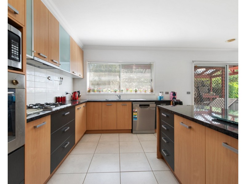 30 Krista Court, Sale VIC 3850
