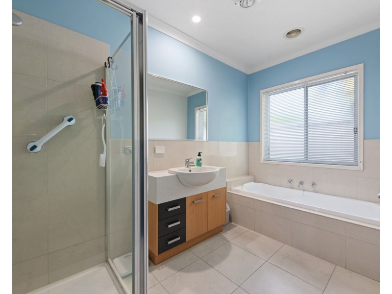 30 Krista Court, Sale VIC 3850