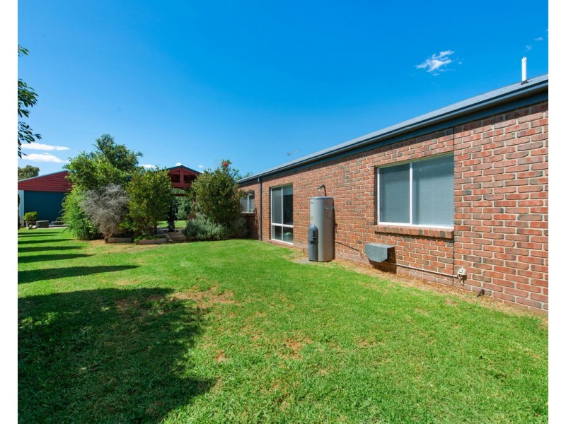 30 Krista Court, Sale VIC 3850