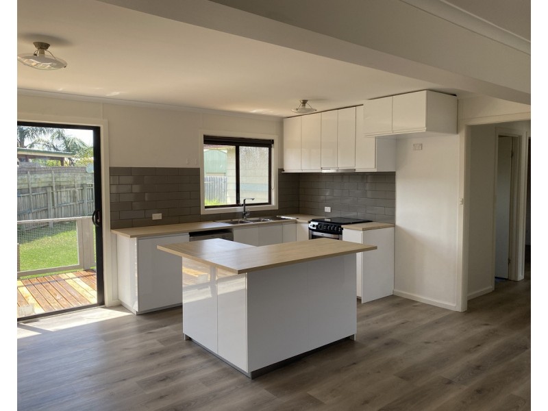 16 Ellen Way, Sale VIC 3850