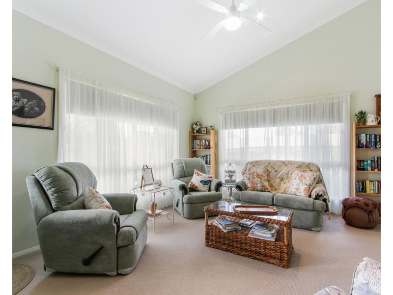 60-62 Sea Breeze Avenue, Golden Beach VIC 3851