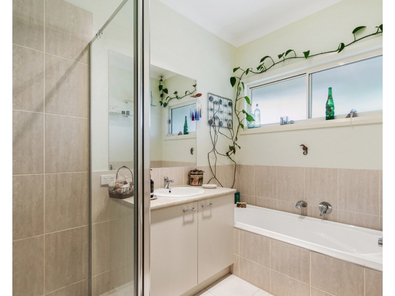 60-62 Sea Breeze Avenue, Golden Beach VIC 3851