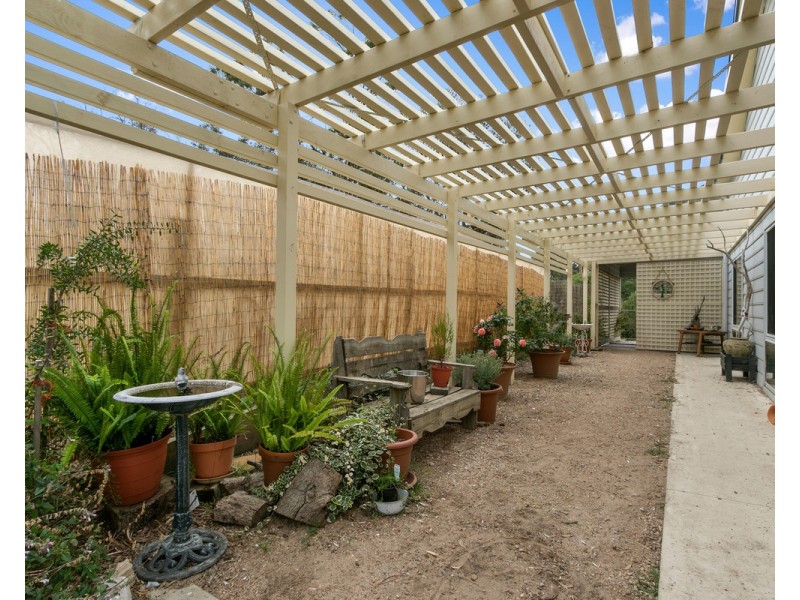 60-62 Sea Breeze Avenue, Golden Beach VIC 3851