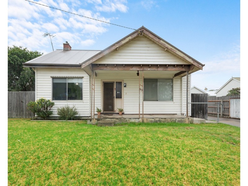 19 Reeve Street, Sale VIC 3850