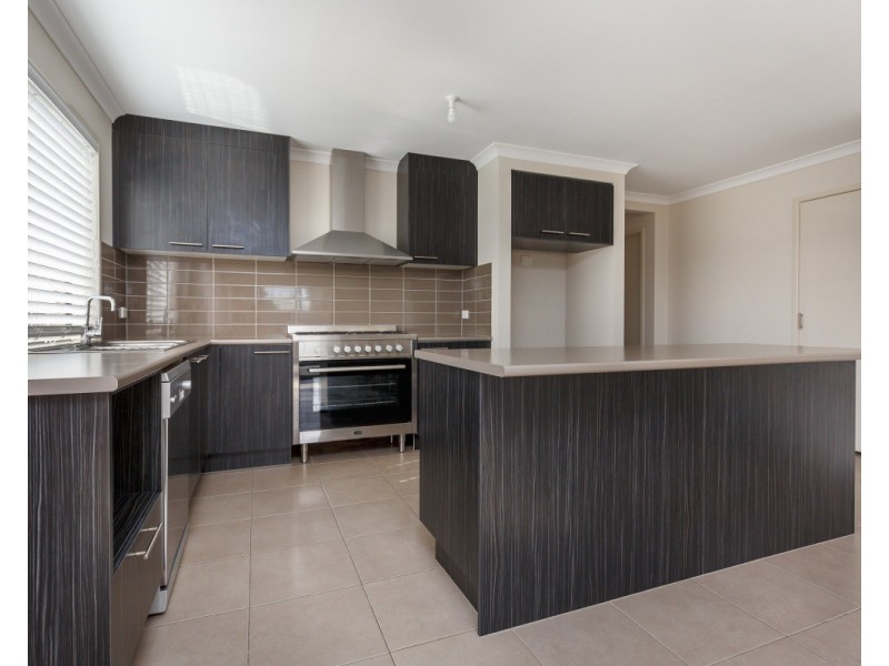 14 Woondella Boulevard, Sale VIC 3850