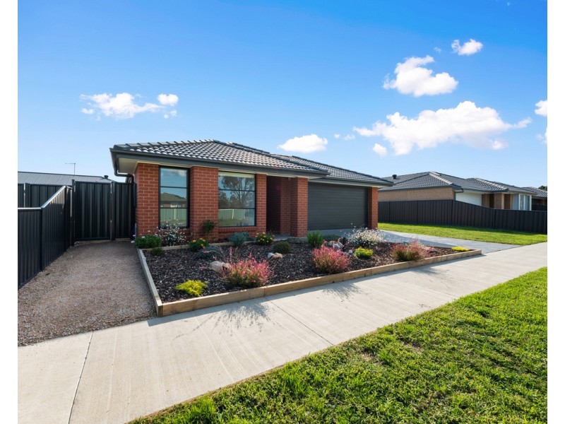 101 Lee Street, Stratford VIC 3862