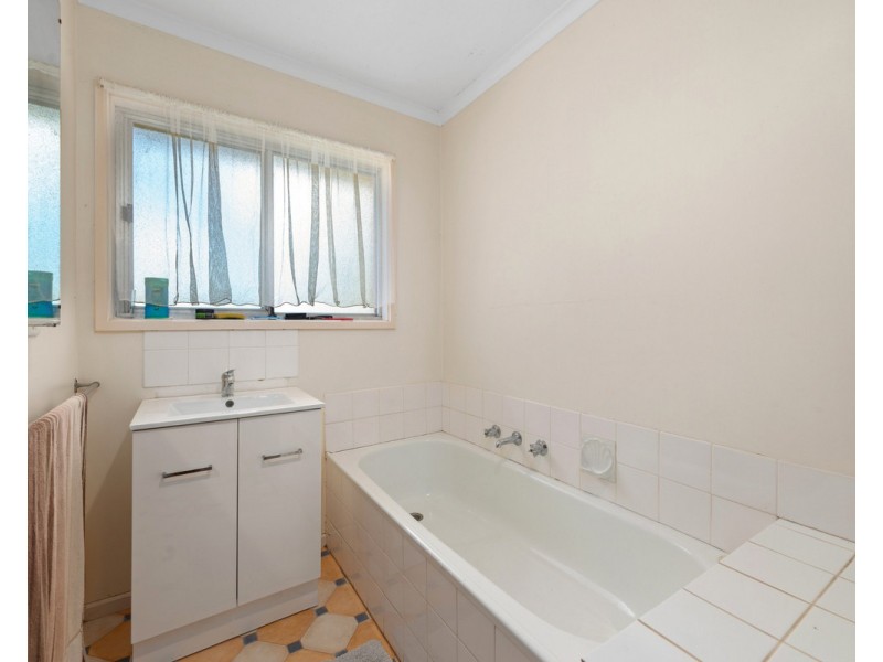 10 Shepherd Court, Sale VIC 3850