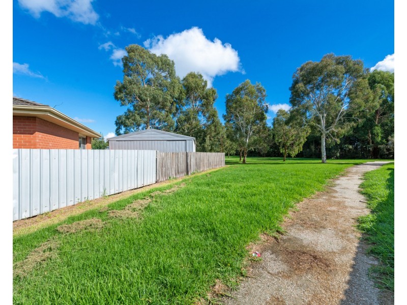 10 Shepherd Court, Sale VIC 3850