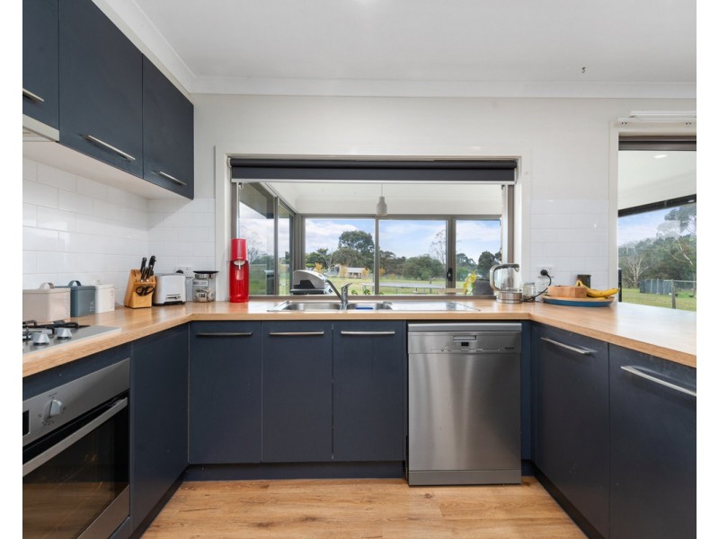 44 Hampton Court, Longford VIC 3851