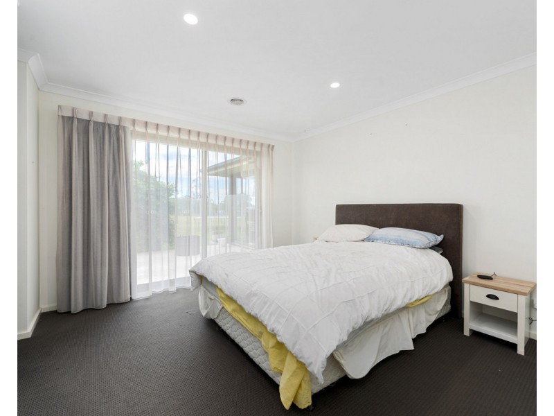 44 Hampton Court, Longford VIC 3851
