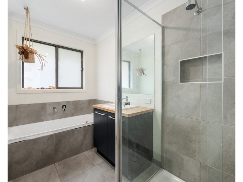 44 Hampton Court, Longford VIC 3851