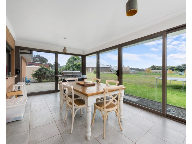 44 Hampton Court, Longford VIC 3851