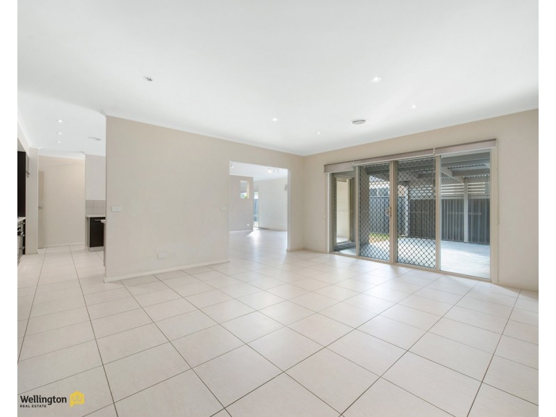 15 Dryden Place, Sale VIC 3850