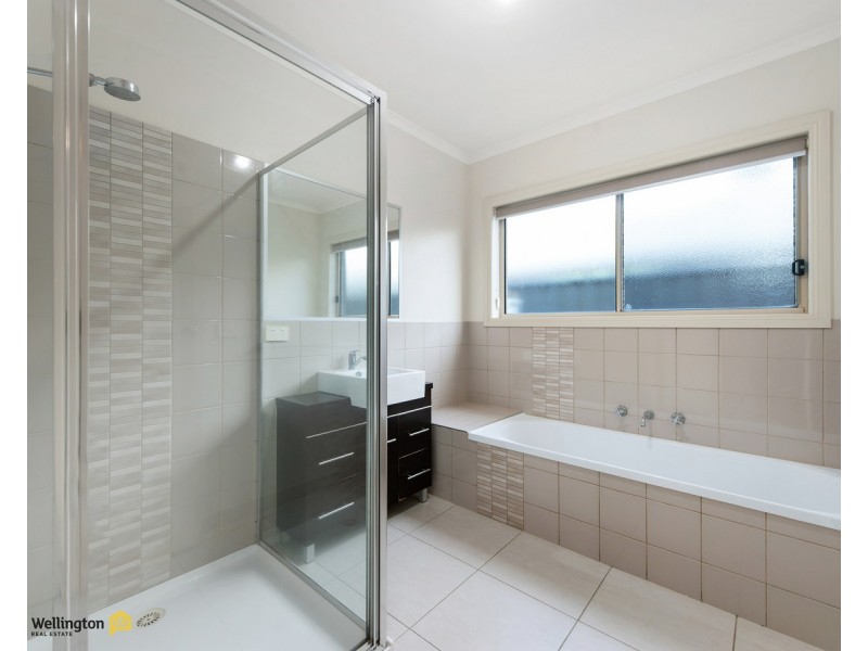 15 Dryden Place, Sale VIC 3850