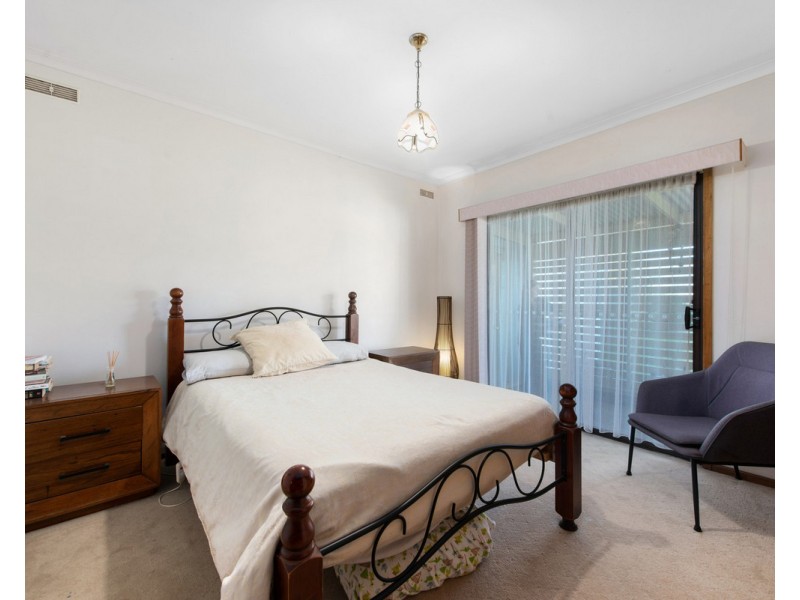 42 Ellen Avenue, Seaspray VIC 3851