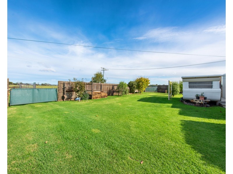 42 Ellen Avenue, Seaspray VIC 3851