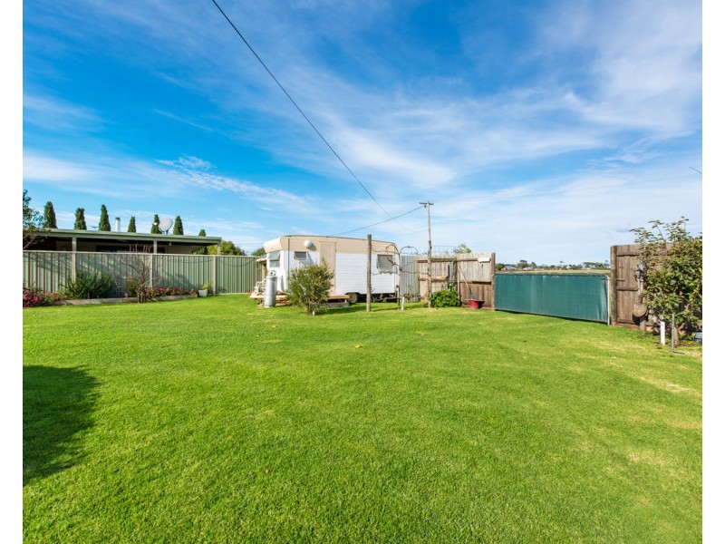 42 Ellen Avenue, Seaspray VIC 3851