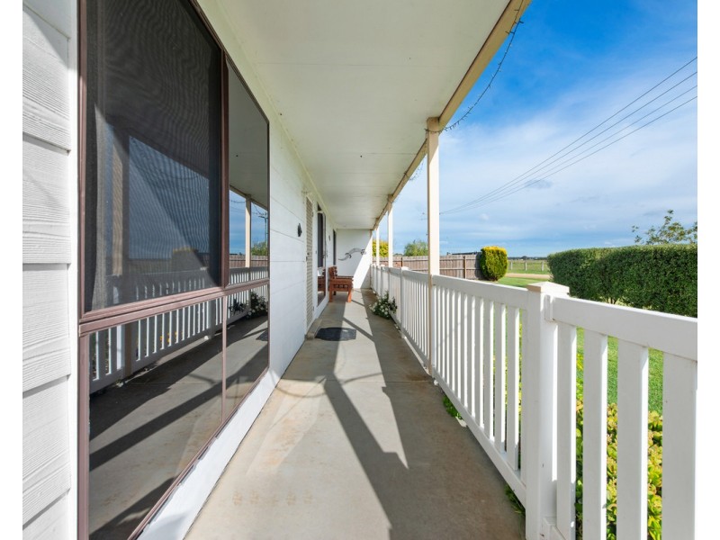 42 Ellen Avenue, Seaspray VIC 3851