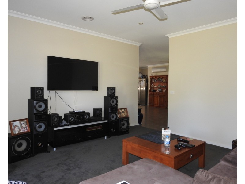 8 Melanie Court, Sale VIC 3850