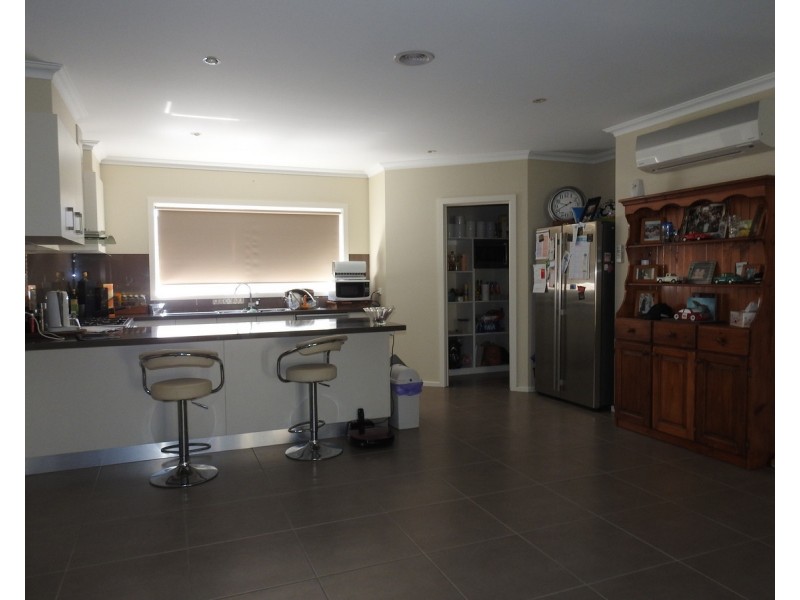 8 Melanie Court, Sale VIC 3850
