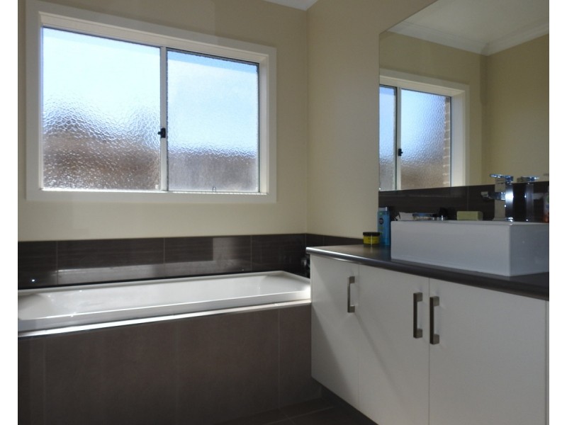 8 Melanie Court, Sale VIC 3850