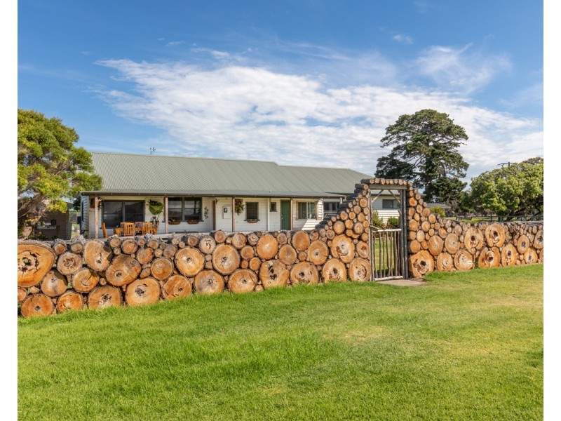 205 McGuinness Road, Seaspray VIC 3851