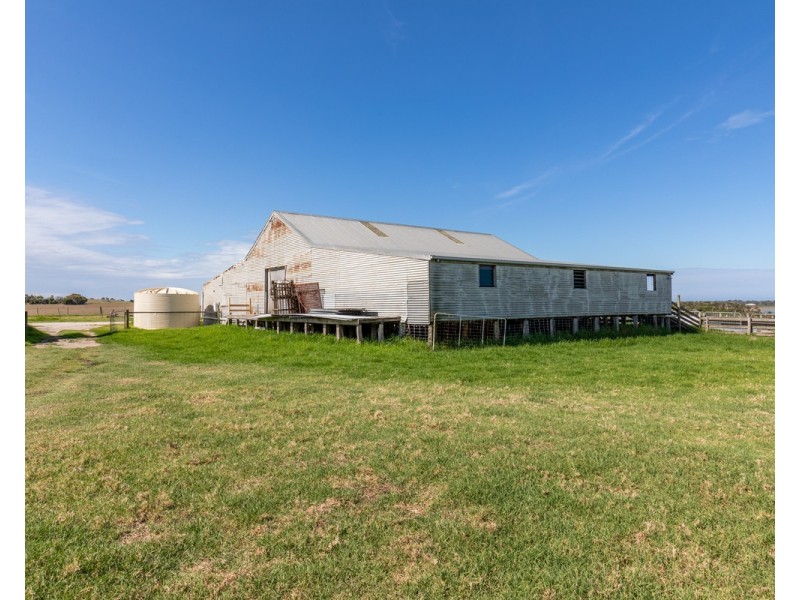 205 McGuinness Road, Seaspray VIC 3851