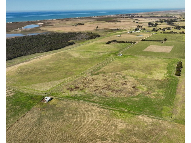 205 McGuinness Road, Seaspray VIC 3851