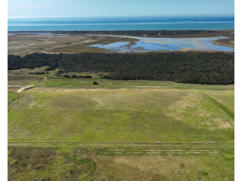 205 McGuinness Road, Seaspray VIC 3851