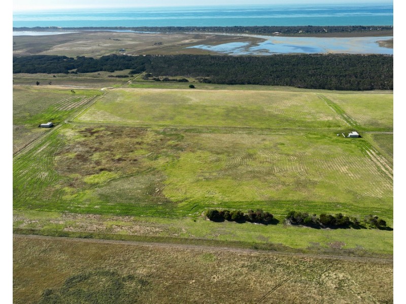 205 McGuinness Road, Seaspray VIC 3851