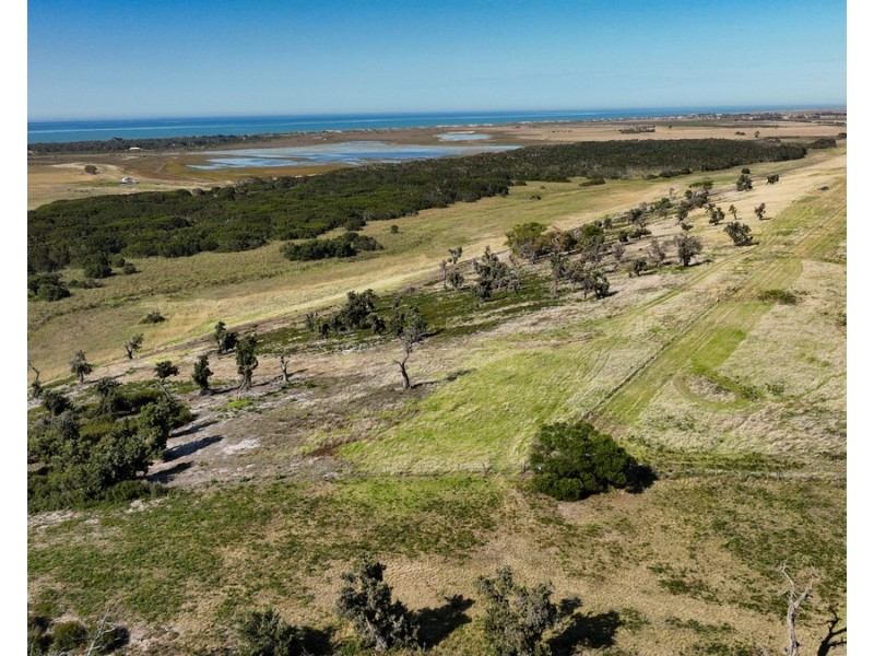 205 McGuinness Road, Seaspray VIC 3851