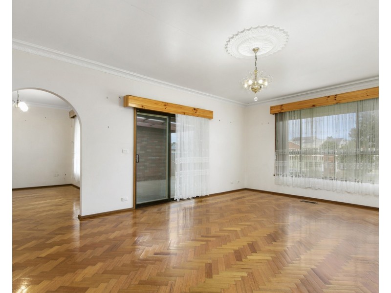 15 Simpson Street, Sale VIC 3850