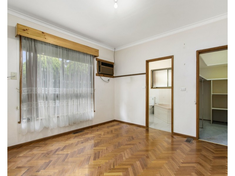 15 Simpson Street, Sale VIC 3850