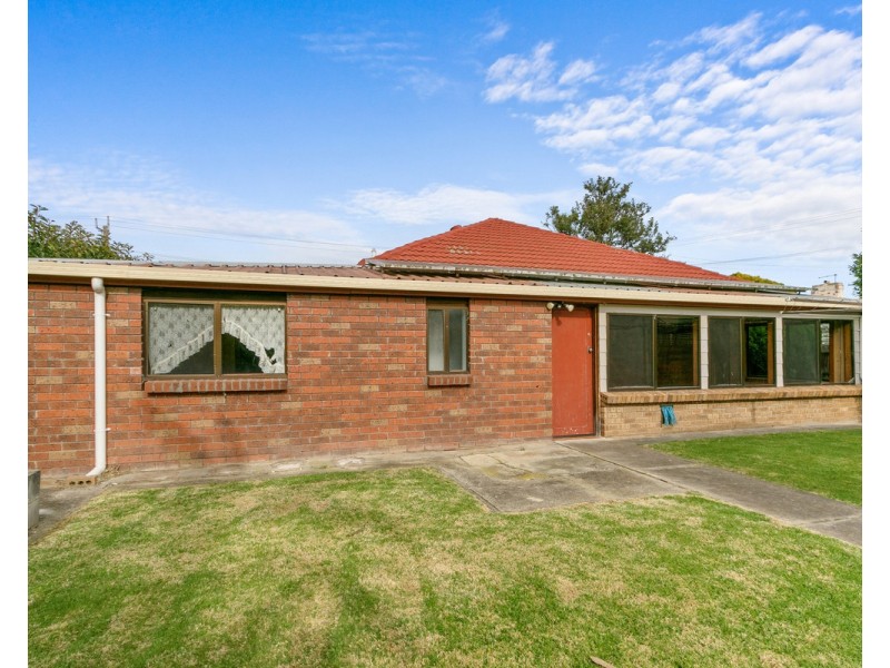 15 Simpson Street, Sale VIC 3850