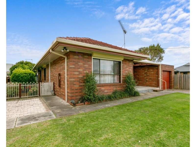 15 Simpson Street, Sale VIC 3850