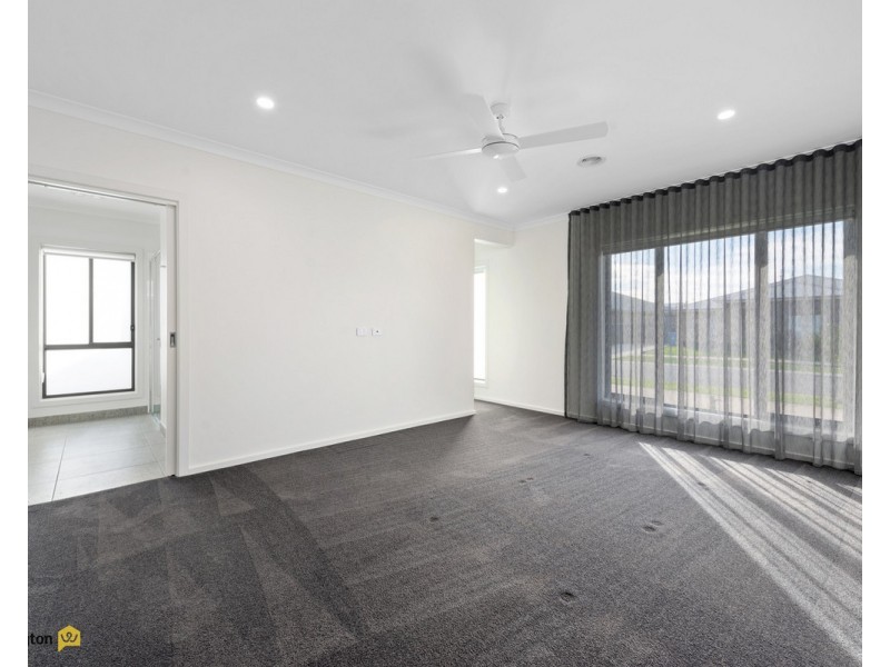 18 Swan Lake Drive, Cobains VIC 3851