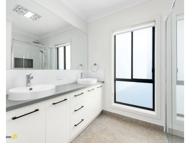 18 Swan Lake Drive, Cobains VIC 3851