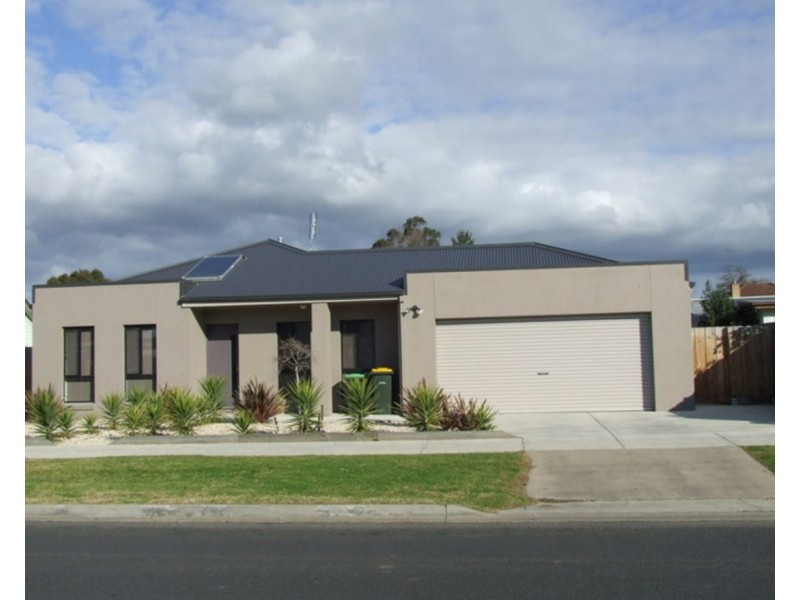 114 Dawson Street, Sale VIC 3850