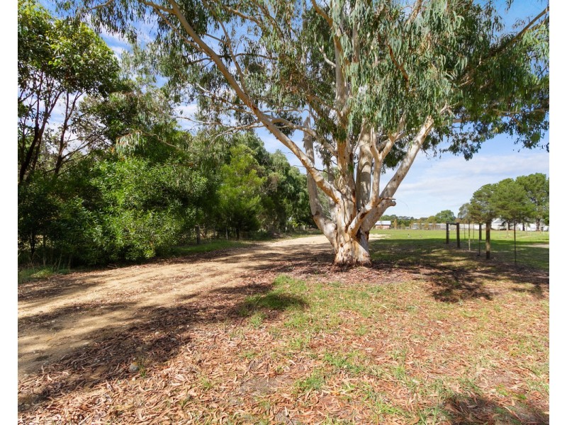 2/100 Gerrand Drive, Longford VIC 3851