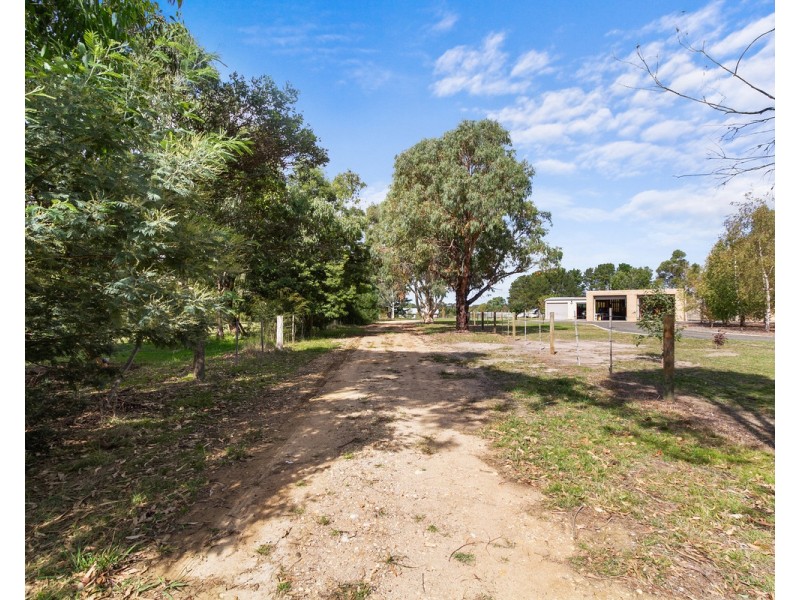 2/100 Gerrand Drive, Longford VIC 3851